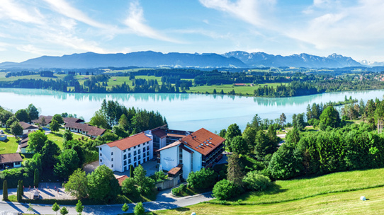 Außenaufnahme der Johannesbad Klinik Königshof in Lechbruck im Allgäu