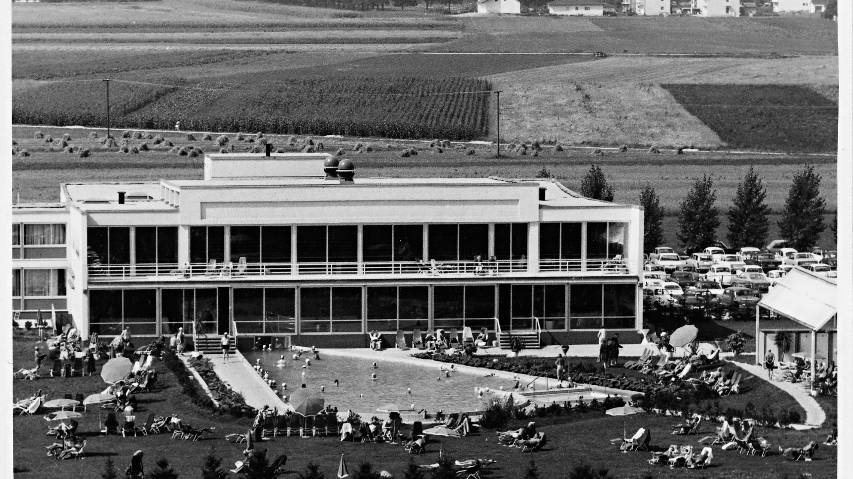 Die Johannesbad Therme in den 60er Jahren aus der Luft